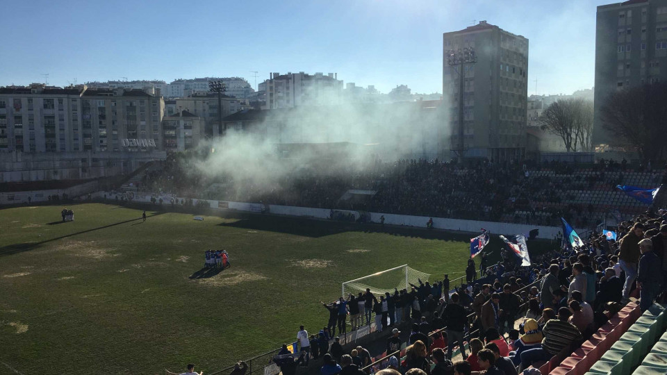 Estrela-Belenenses: Amadora encheu-se para assistir ao "jogo do ano"