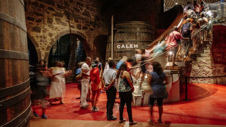 Vinho do Porto Cálem celebra 160 anos com "as caves mais visitadas"