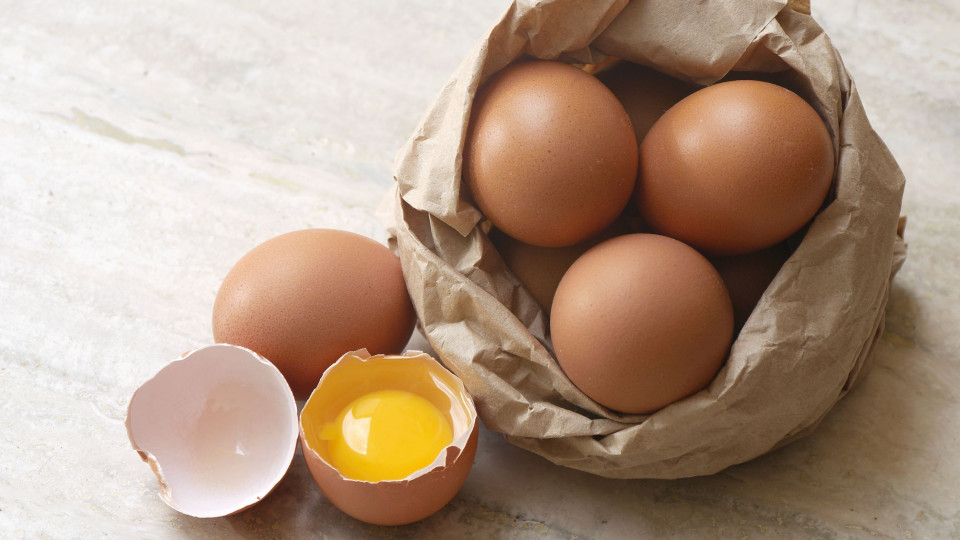 Frigorífico ou não. Afinal, qual é o melhor lugar para conservar os ovos?