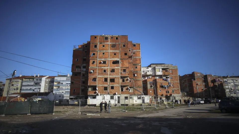 Autoridades preparam encerramento dos cafés no bairro da Jamaica