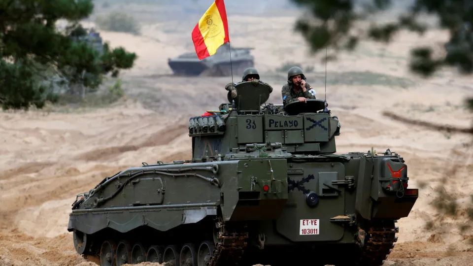 Espanha prepara plano para se preparar para "risco de guerra"