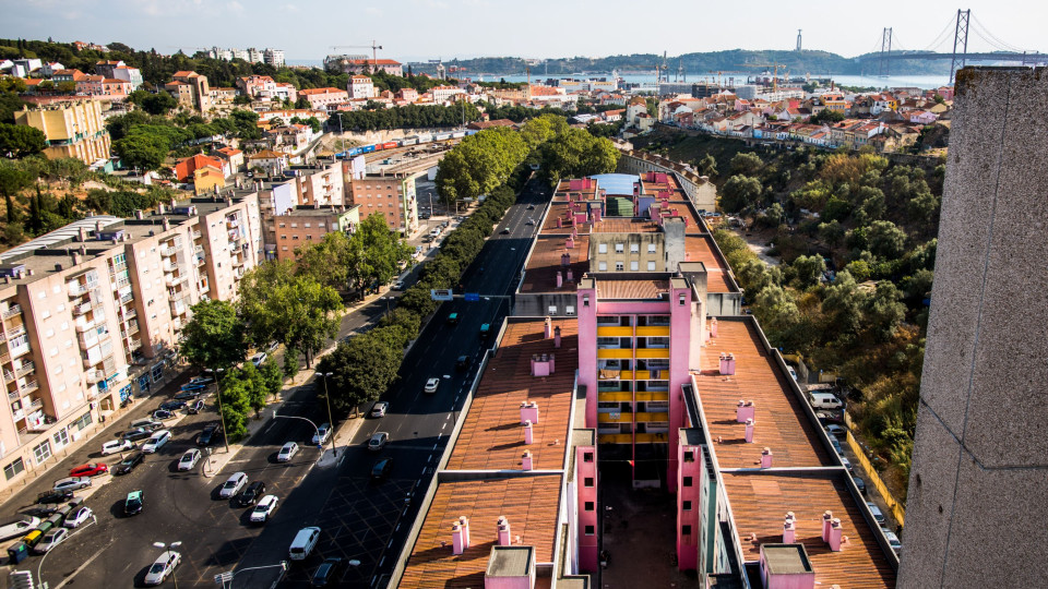 PCP quer que Câmara de Lisboa estude impacto do turismo na capital