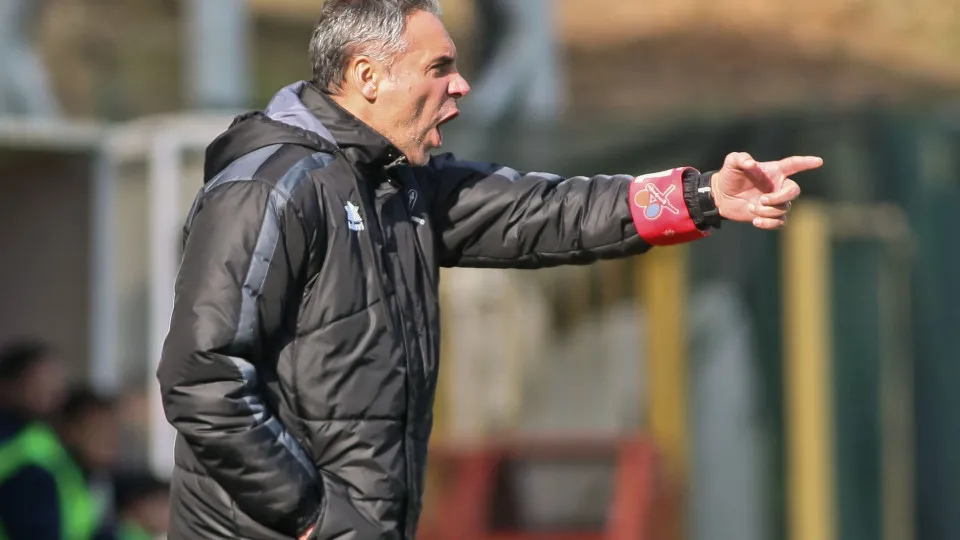 Jorge Casquilha deixa de ser treinador do Leixões