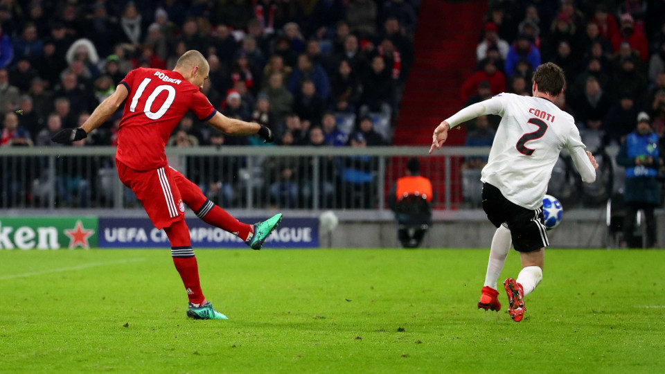 Sem jogar desde novembro, Robben desespera: "Já tentámos de tudo"