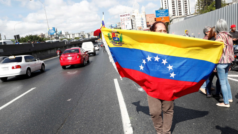 Venezuela em estrito confinamento devido a variante detetada no Brasil