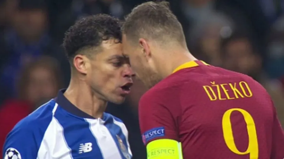 "Nunca vou saber como é que Dzeko sobreviveu a esta cabeçada de Pepe"