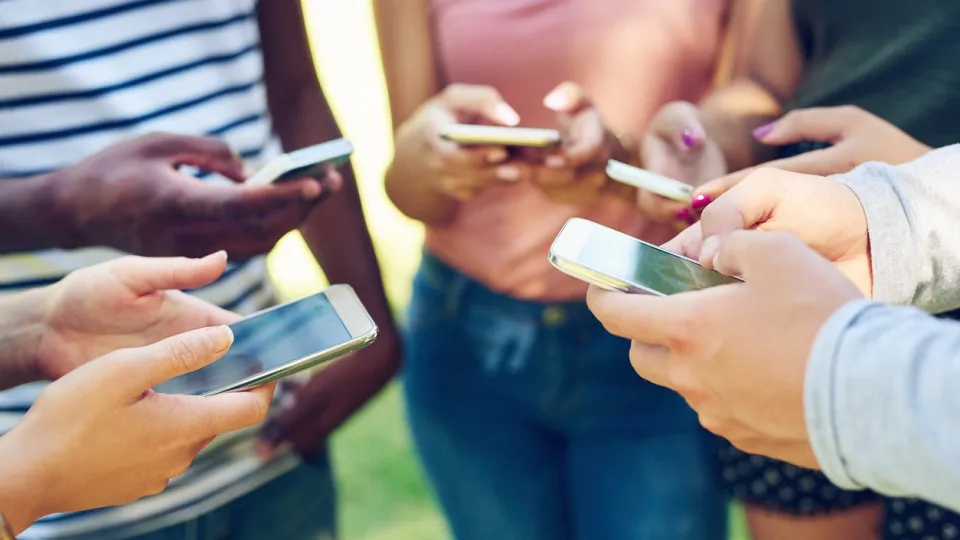 jovens, redes sociais