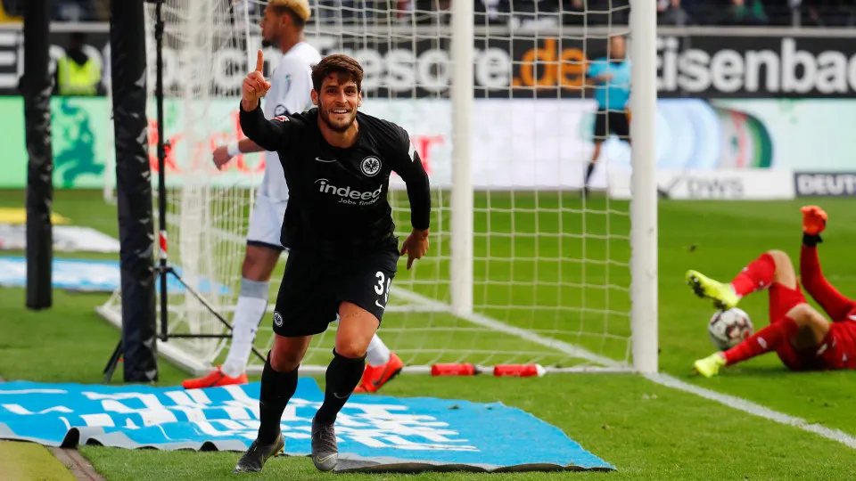 Gonçalo Paciência deixa avisos para o embate com o Benfica