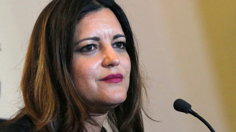Marisa aponta dedo ao Governo pelos atrasos sobre cuidadores informais