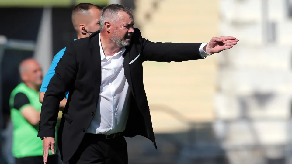 Farense vence o Estoril após André Vieira ter vestido a capa de herói