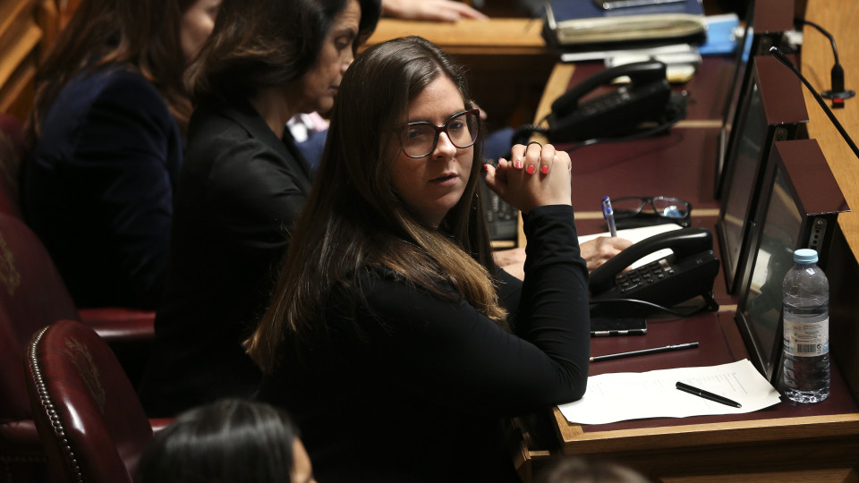 PSD acusa ministro de "tom persecutório" e pede valorização dos docentes 