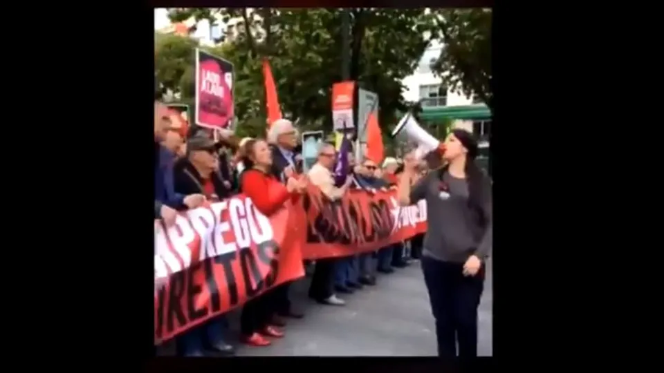 "Leva o Bolsonaro para ao pé do Salazar", entoaram as irmãs Mortágua