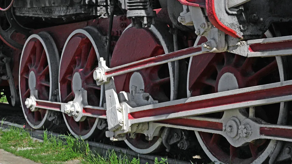 Adiada retirada da locomotiva a vapor da CP de Gaia para Guarda