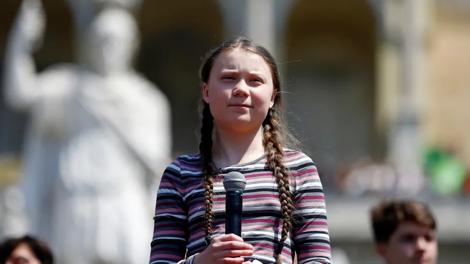 A ativista sueca que aos 16 anos mobiliza o mundo pelo planeta