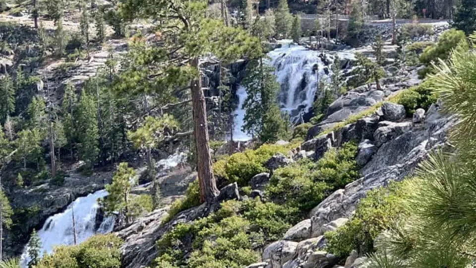 Jovem morre depois de cair de cascata ao tirar selfie