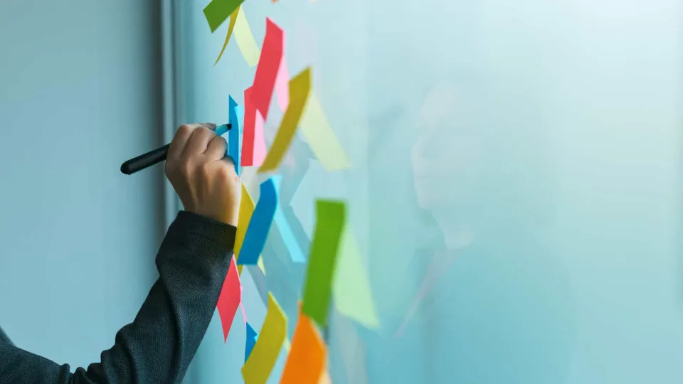 Morreu Spencer Silver, o inventor do adesivo do Post-it