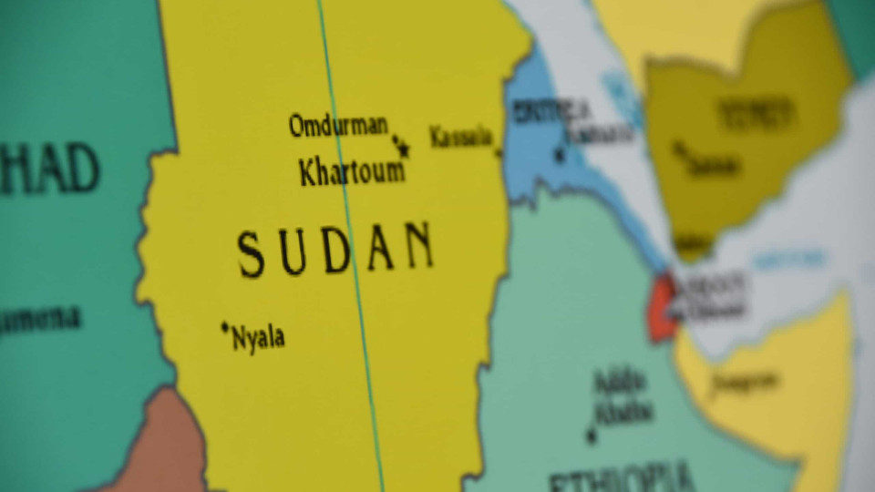 Exército sudanês acusa EAU de fornecerem armas a opositores