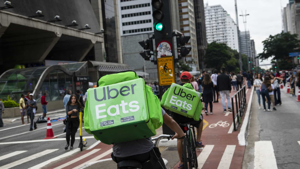 Uber compra empresa de entrega de comida Postmates por 2,34 mil milhões