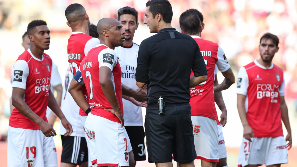 FC Porto e Sp. Braga multados por causa de jogo... do Benfica