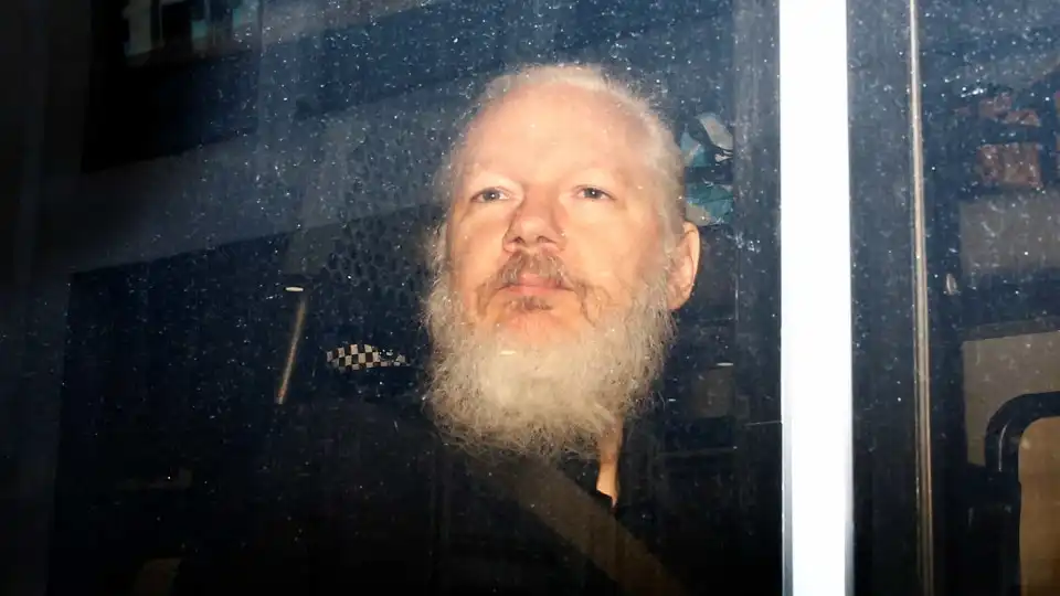 Audiência do recurso da extradição de Assange para os EUA ocorre em julho