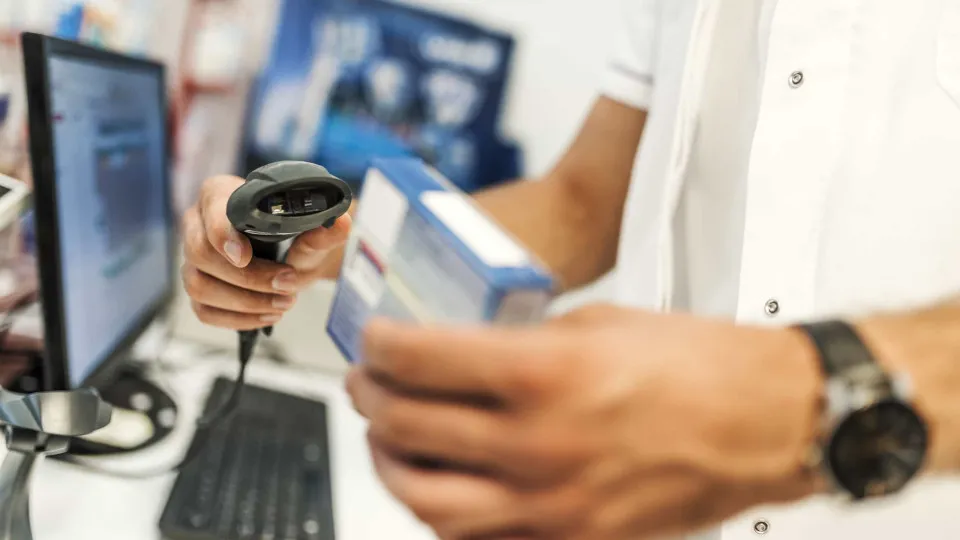 Roupa, comunicações e mobília: Bens que são mais caros 'cá' do que na UE