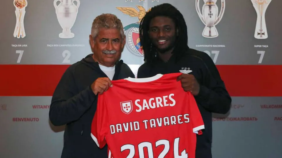 Benfica renova com jovem estrela e impõe cláusula milionária