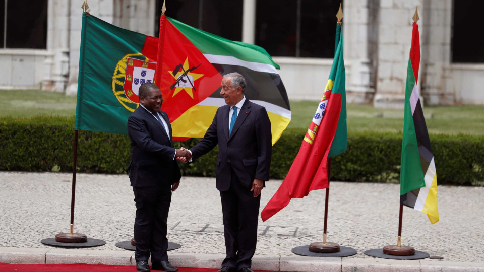 Presidente de Moçambique inicia hoje visita de quatro dias a Portugal