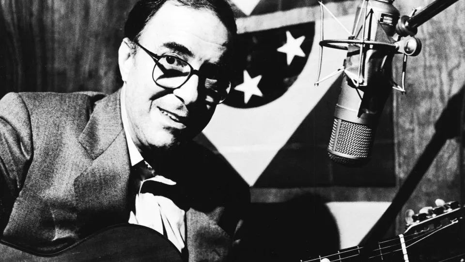 Morte do cantor João Gilberto "é uma perda para o património cultural"