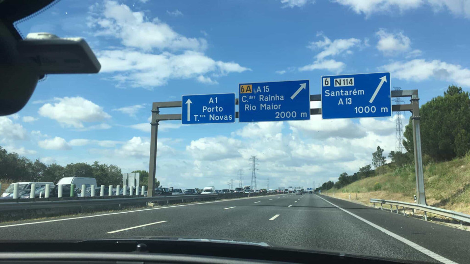 Fogo em Leiria obriga ao corte nos dois sentidos da autoestrada 1 (A1)