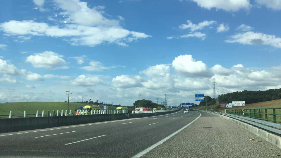 A32 cortada ao trânsito no sentido sul/norte em Vila Nova de Gaia