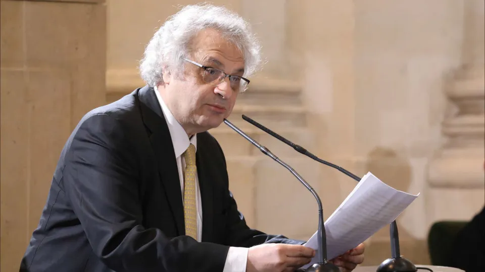 Escritor Amin Maalouf diz que "humanidade vive momentos mais perigosos"