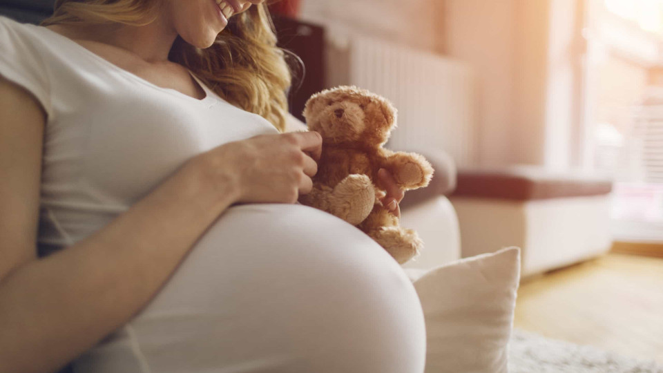 Portuguesa grávida de 8 meses esquecida em autoestrada de França