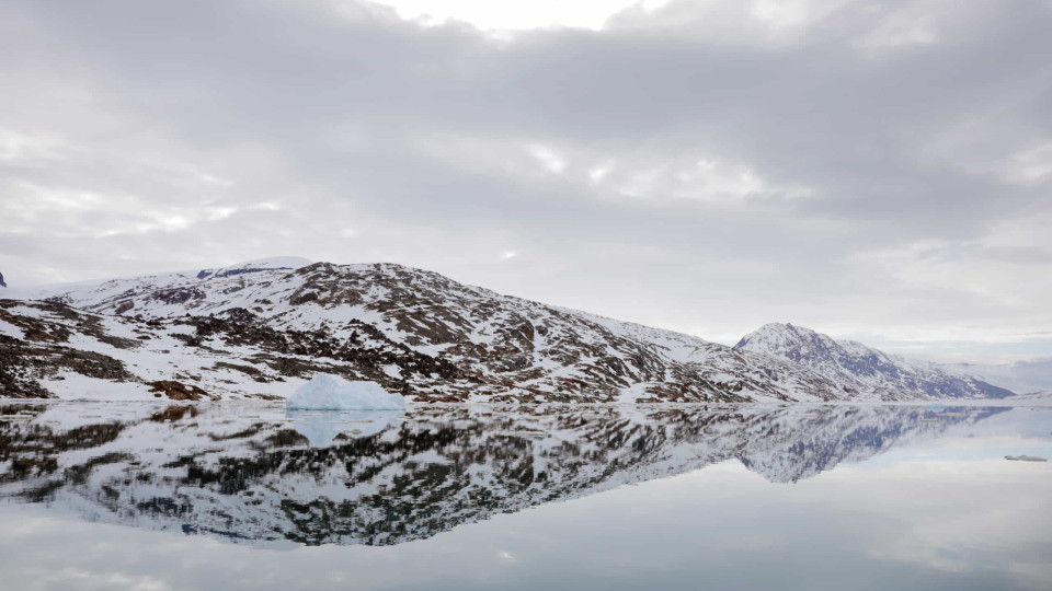 Expedição encontra montanhas que emergiram devido a degelo na Gronelândia