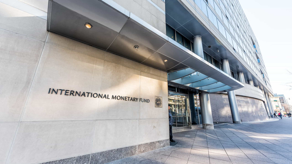 FMI aprova nova ajuda à Ucrânia de dois mil milhões de euros