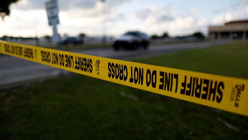 Discussão acaba em tiroteio em dois mortos numa casa no Oklahoma