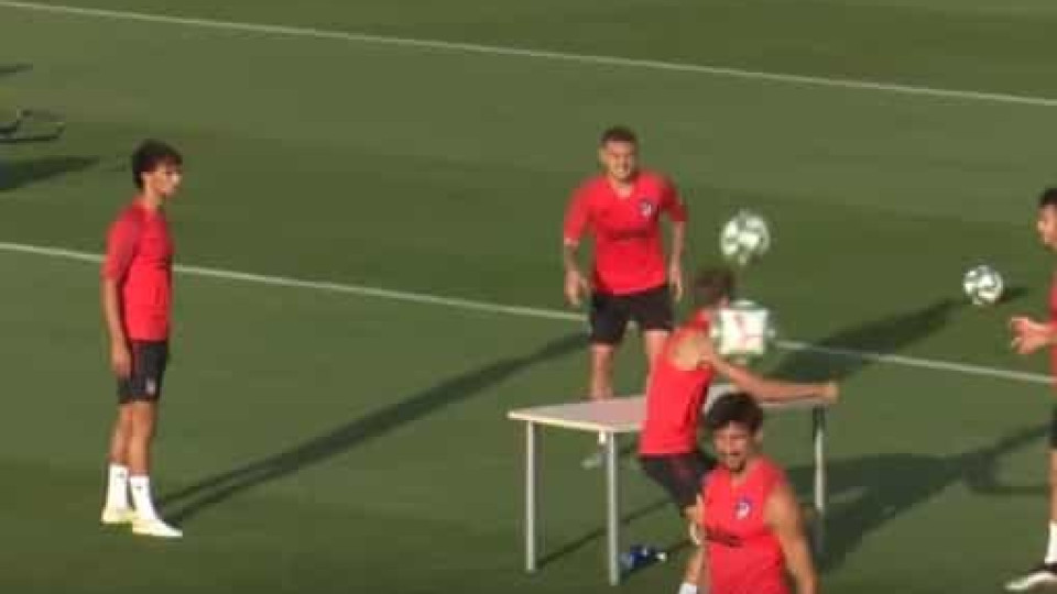 Atlético Madrid mostra João Félix em novo exercício... de futénis