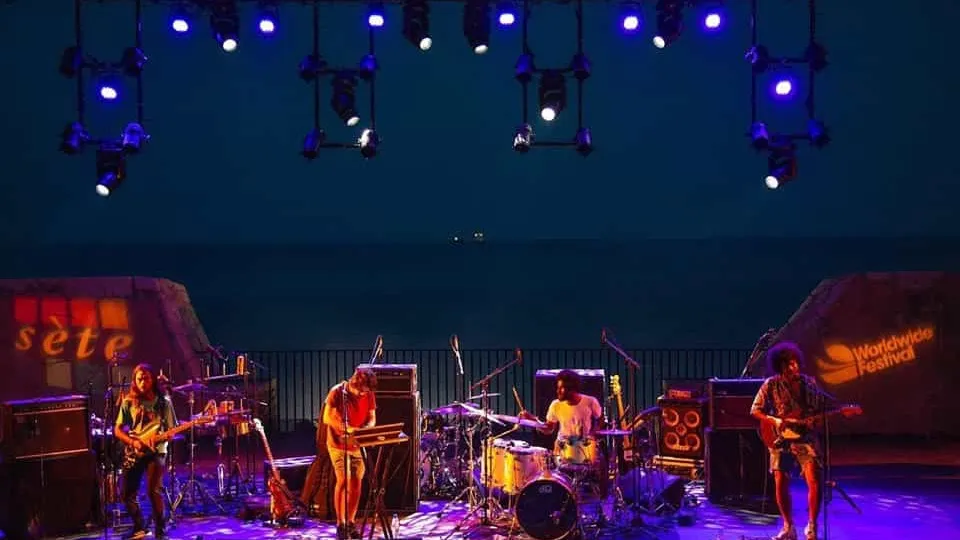 Boogarins fizeram 'tour' para chegarem "afinados" a Paredes de Coura