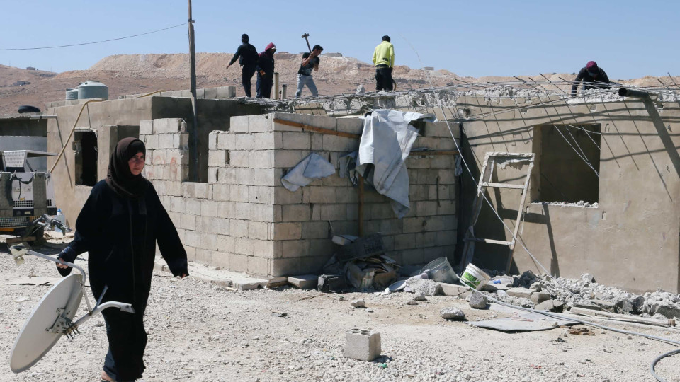 Primeiro infetado num campo de refugiados no Líbano