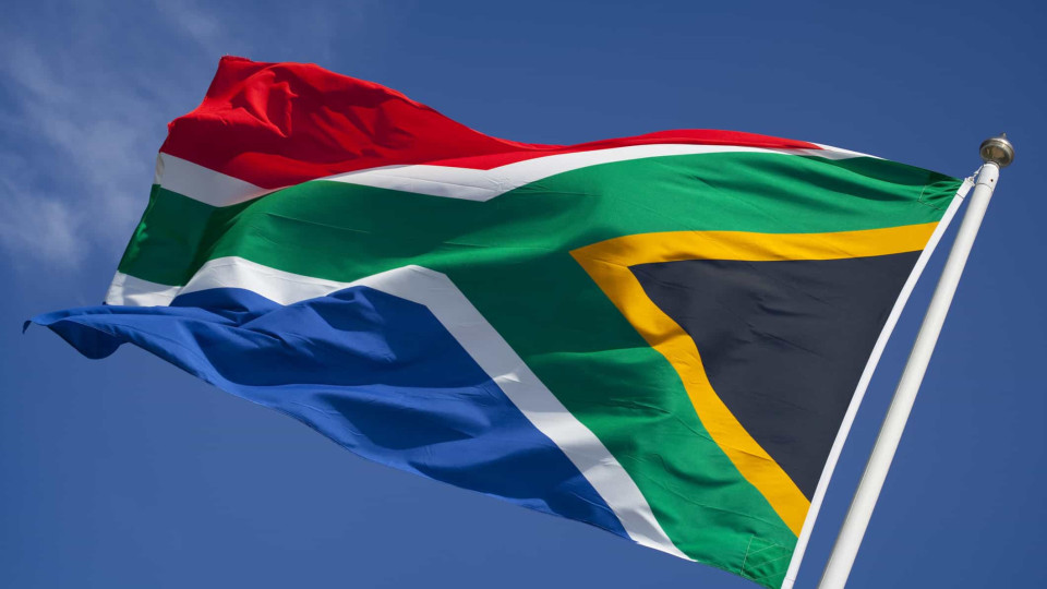 Governo sul-africano e empresa Eskom processados por cortes de luz