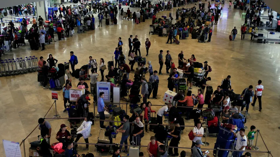Aeroporto das Filipinas suspende na terça-feira tráfego devido a tufão