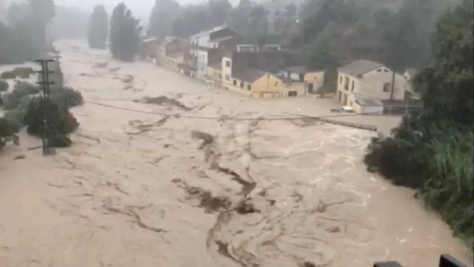A violência da tempestade em Espanha que pode chegar cá (mas mais branda)