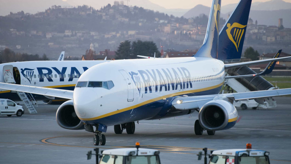 Greve de tripulantes de cabine da Ryanair com adesão de 90%