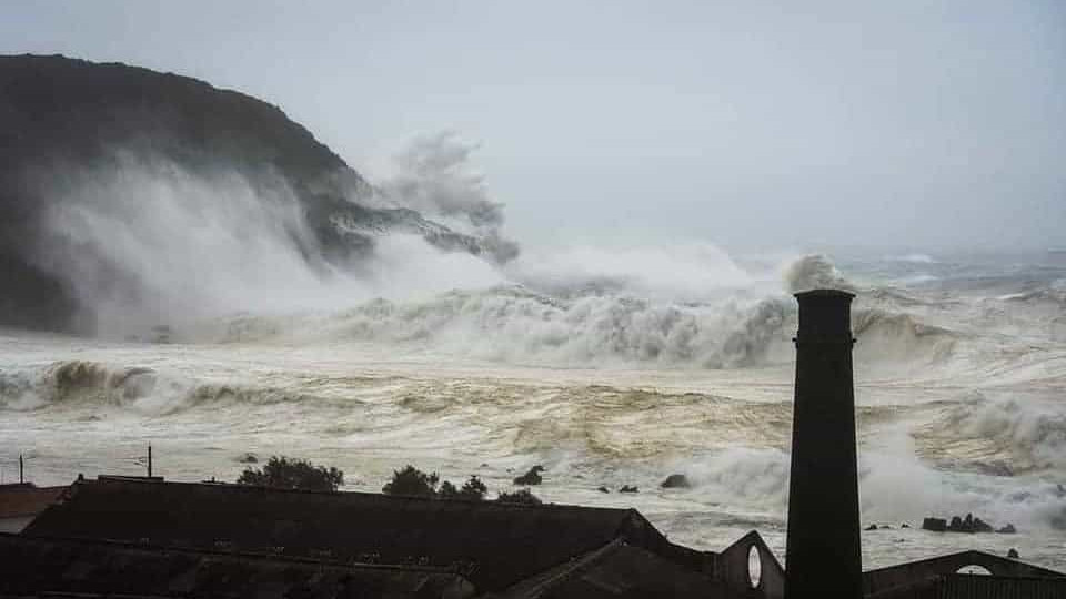 33 anos depois Neptuno volta a 'surgir' durante uma tempestade nos Açores