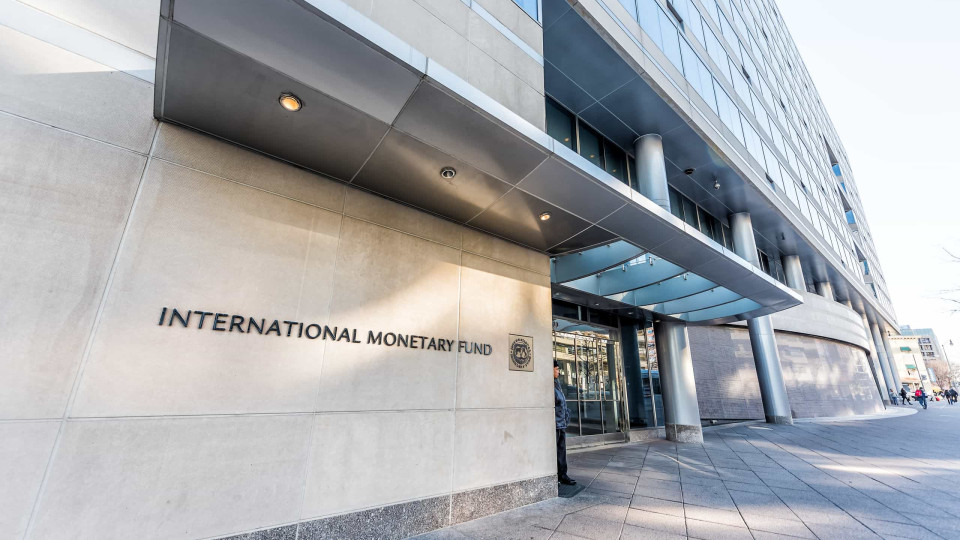 FMI alerta EUA para "caminho apertado para evitar recessão"