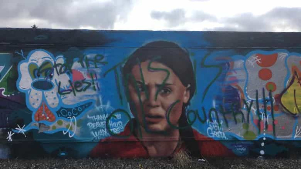 Mural de homenagem a Greta Thunberg vandalizado no Canadá