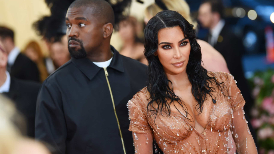 Kim Kardashian e Kanye West encontram-se para apoiarem a filha