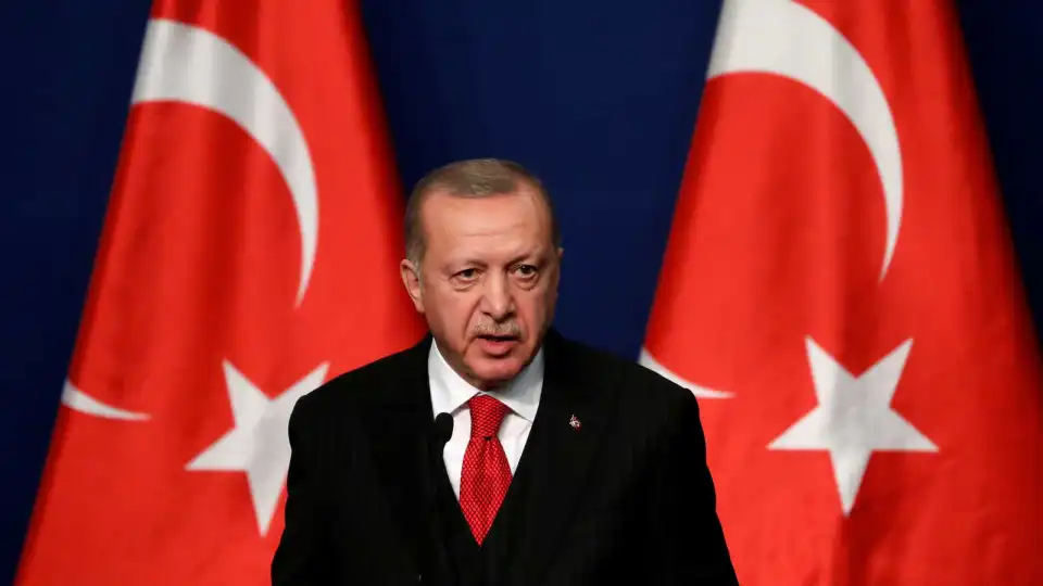 Erdogan critica "traidores" da oposição 