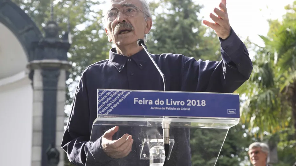 PS lamenta morte de "um nome maior" da cultura portuguesa