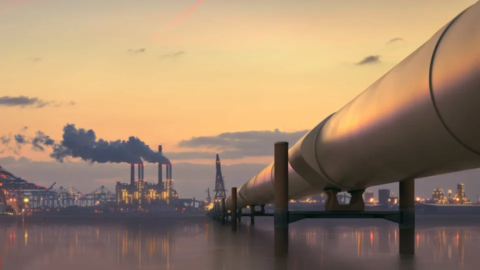 Petróleo segue no 'verde'. Brent valoriza para cerca de 114 dólares