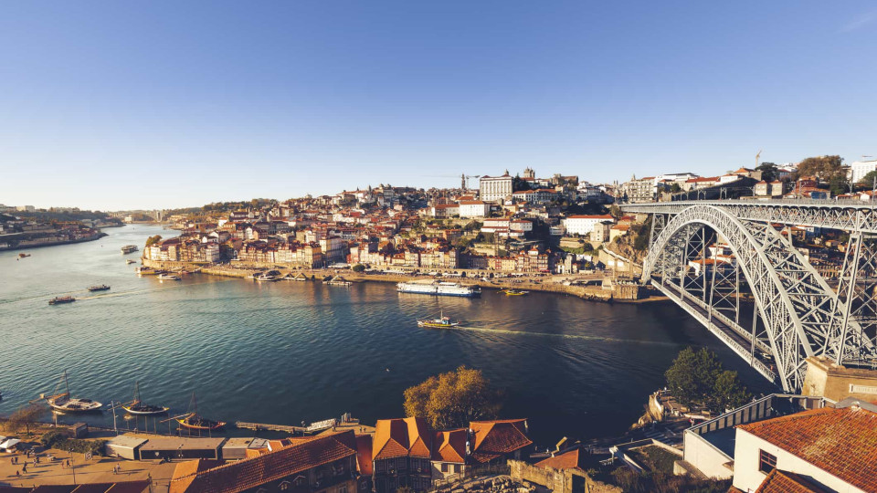 Investigadores da U. Porto detetam ondas internas no rio Douro